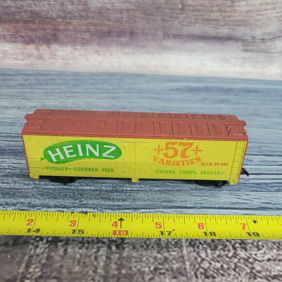 Vintage H.O scale Heinz 57 train box car yellow/red - Picture 6 of 12